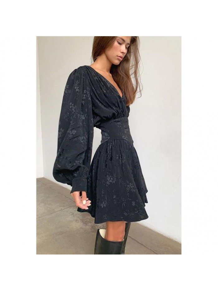 Solid color long sleeved dress for women with V-neck, sexy and slim waist, princess style short skirt 