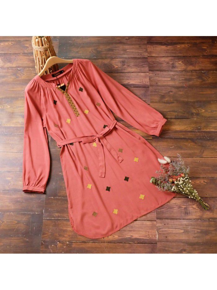 Retro Art Long sleeved Women's Dress Bohemian Small V-neck Embroidered Waist Dress 